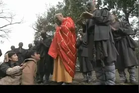 小伙大彻大悟放下红尘俗世，不顾妻子激烈反对，直接剃度出家视频封面
