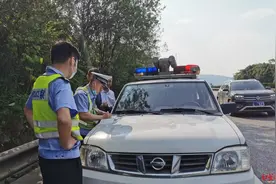 一泡尿引发争议：5岁娃应急道上尿尿，家长被扣6分罚200元图片