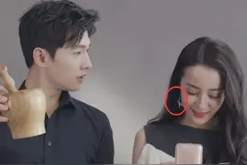 杨洋热巴拍超甜视频，热巴戴的耳环引热议，还不承认真实关系？图片