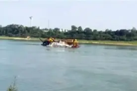 广西一艘货船触礁沉没导致2人失踪，沉船速度令人害怕图片