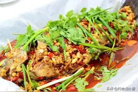 乌鲁木齐这家店丨纸包鱼的美味，惹人垂涎图片