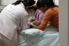 90护士的“别样”假期：边为自己输液，边为患者扎针，梦里还在抢救病人图片