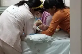 90护士的“别样”假期：边为自己输液，边为患者扎针，梦里还在抢救病人图片