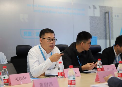 成都市新经济发展委员会党组书记卢铁城带队考察哈啰出行