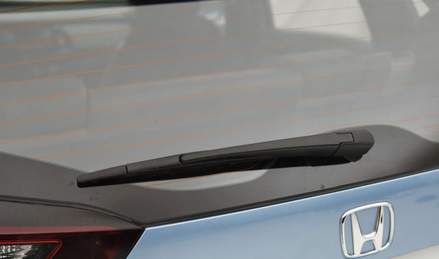 第四代飞度8.18万起售，六款车型选哪款？低配堪称“毛坯车”