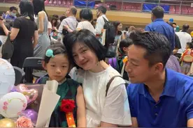 大S崩溃发微博只想坐地上大哭一场！网友：深有同感，中年不易图片