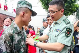 重庆市忠县：欢送新兵入伍，青春献军营建功新时代图片