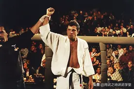 400战不败的战神！UFC三冠霸主！当之无愧的世界第一图片
