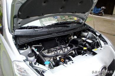 开车水箱出现漏水，应该怎么处理？老司机：可以试试这几个办法