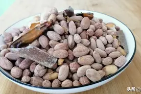 想吃椒盐花生米不用买，教你在家做，口感清脆，鲜香适口图片