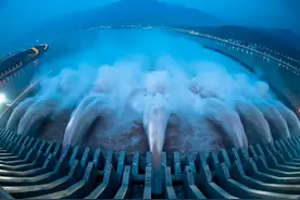 世界上最大的三峡水电站，为何坐落在湖北宜昌？它的作用有多大？图片