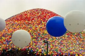 1986年，美国人同时放飞150万只气球，引发了什么后果？图片