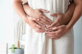 孕妇的肚子不能“乱摸”，尤其以下三种情况，孕妈自己也要管住手图片