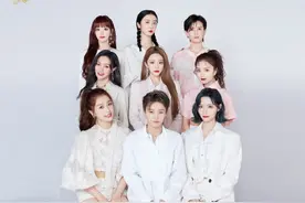 THE9官博晒出正面公式照，造型清爽满分，你第一眼看到谁？图片
