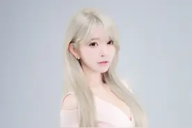洋娃娃似的小姐姐 ​​​​图片