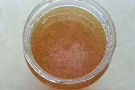 蜂蜜中含有多少活性酶才算好蜂蜜？别再被骗了！教你一招轻松识别图片