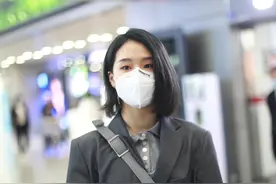 “青春有瓜”黄一鸣辟谣校园暴力后现身心情好与熊钰清营业超开心图片