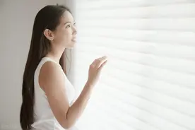 在被男人冷淡对待时，聪明的女人应该这样做图片