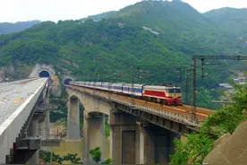 重庆到北京这趟老牌特快列车已经开行六十多年了图片