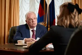 十国和美国唱反调要买S400，俄官员透露将提供S500，特意点名中印图片