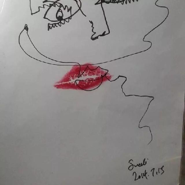 最看重雪莉的明星!雪莉去世9天IU足不出户,深夜亲吻雪莉遗物