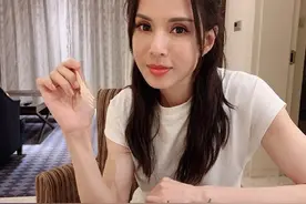 54岁的李若彤体重92斤，身材似少女，看她的好习惯，难怪瘦图片