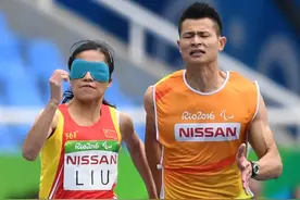 残奥会感人一幕！他领跑全程，却在最后一刻放弃：只能陪你到这了图片