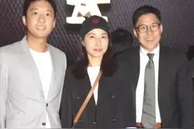 霍启刚三兄弟罕同框！2个弟弟帅气不输哥哥，38岁霍启山仍单身图片