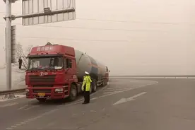 沙尘来袭！风沙天气应该如何安全行车你知道吗图片