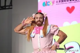 明星伪娘现象的盛行，背后深藏着难以言说的沉重图片