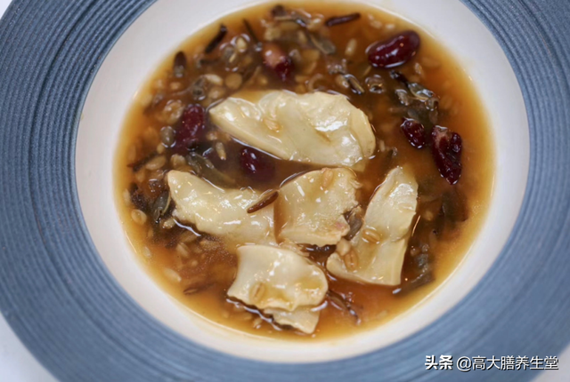 经期里可以吃花胶吗 经期可以吃花胶么