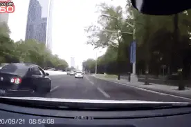 第2眼 | 疯狂别车泼咖啡车主获刑！“路怒症”自查表请查收图片