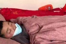 河南商丘：一儿童出村就自然深睡，四处寻医无果，网友：另辟蹊径图片