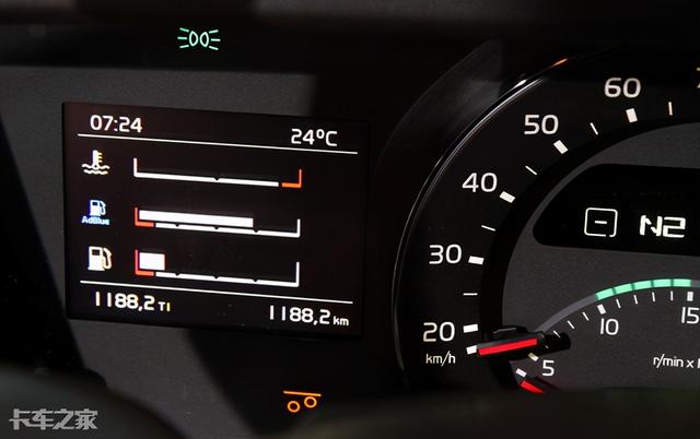 堪称工业艺术品，实拍沃尔沃FH16 750干线大件运输车