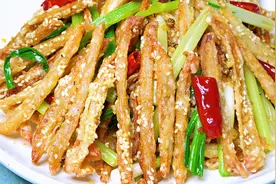 2个莲藕加1碗白芝麻，教你武汉特色做法，鲜香酥脆，好吃又下饭图片