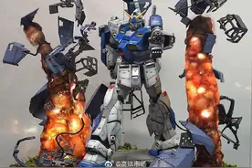 炸裂效果，NT-1高达模型爆甲场景图片