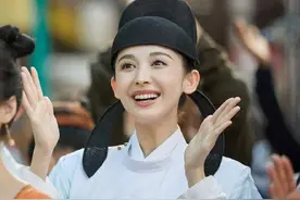 明明长得很美，一演戏就垮的女星，放下自身包袱，看看人家巩俐图片