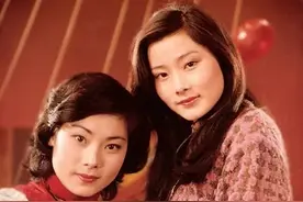 何赛飞：4岁时父母离异和妹妹分开，14年后重逢，扮演了10年夫妻图片