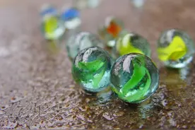为什么楼上总是传来弹珠掉落的声音？这才是声学专家最认可的说法图片