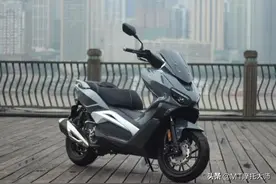 售价2.38万，龙嘉Vmax300亮相，百公里加速9.9秒，多项高端配置图片