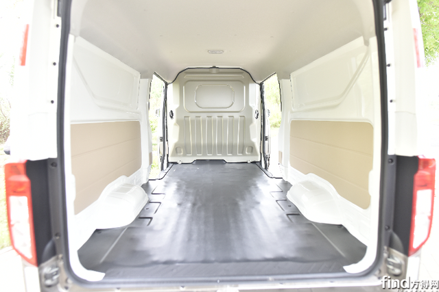 长安跨越星V5到底有多能装？最大容积 5.48m³，多拉快跑才是王道