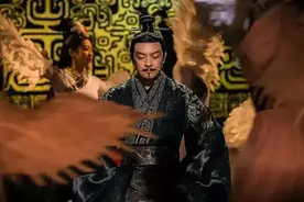 看了富大龙的秦始皇，才明白张鲁一演不好嬴政，并不是演技的问题图片