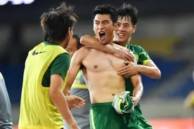 中超奇葩事：门将禁区外手球无红牌，脱衣庆祝领黄牌进球被判无效图片