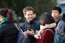 “如果数以百万计的白人开始来中国，中国人会不会介意？”图片