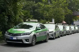 高德打车联合多地爱心车队上线免费考生专车 今日起接受预约图片