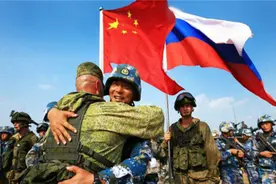 中俄联合军演，专门“秀肌肉”给美国看，携手逼退西方包围圈图片