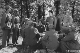 1952年老电影《南征北战》几个主要演员扮演绝了图片