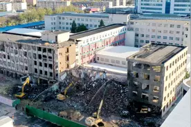 这座建筑拆了！陪伴了漯河人32年……图片