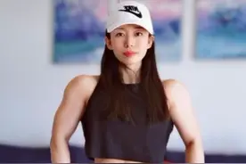 37岁的语文老师，坚持健身近5年，一身肌肉令无数男士佩服图片