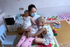 女子临盆独自去医院生产，两个孩子一重疾一新生，她每日自责流泪图片
